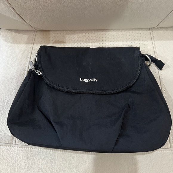 Baggallini Black Women's Bag - Picture 1 of 8